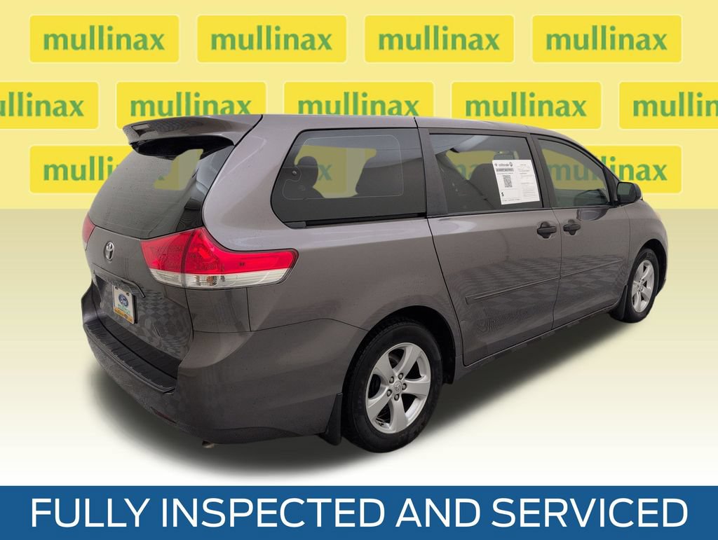 Used 2013 Toyota Sienna L FWD image 3
