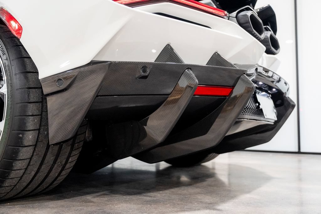 Used 2025 Lamborghini Revuelto AWD/4WD image 37