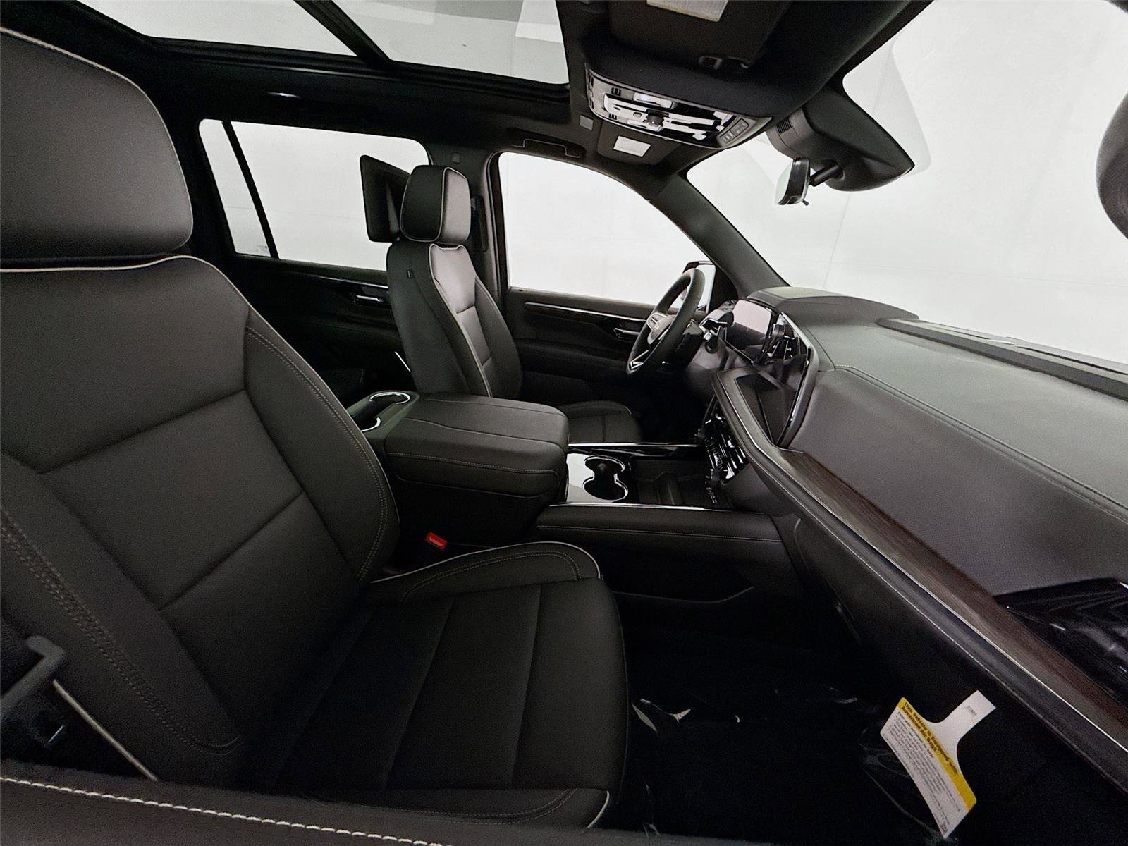 New 2026 Chevrolet Suburban Premier image 25