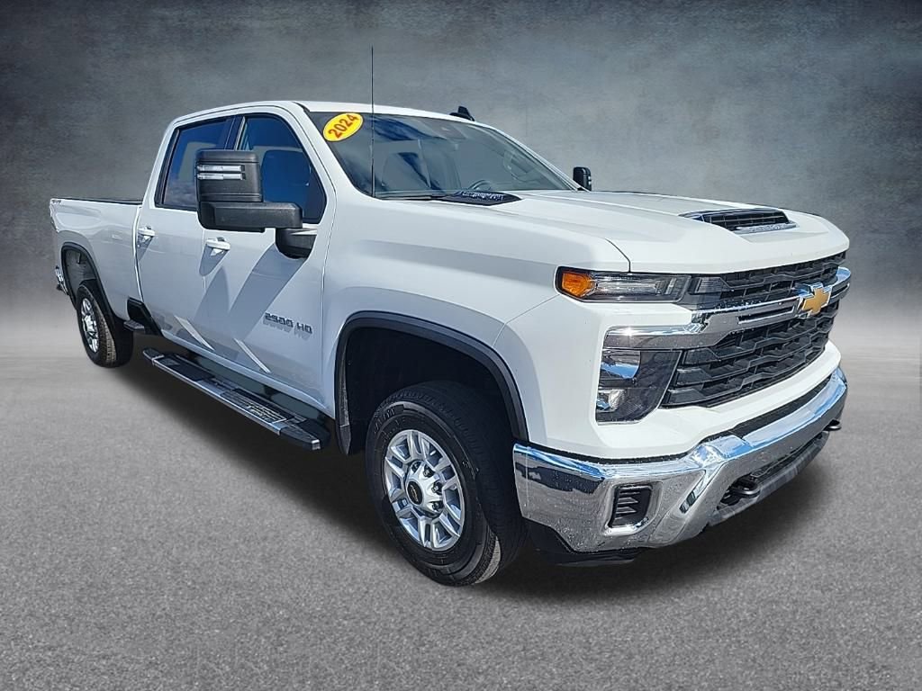 Used 2024 Chevrolet Silverado 2500 LT image 4