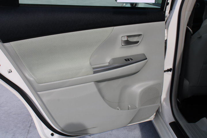 Used 2012 Toyota Prius V Three image 11