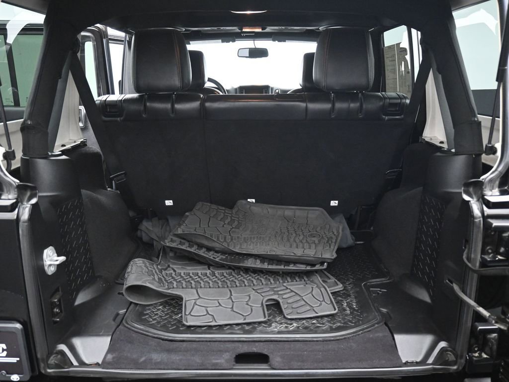 Used 2016 Jeep Wrangler Unlimited Sahara w/ Mopar Chrome Edition Group image 29