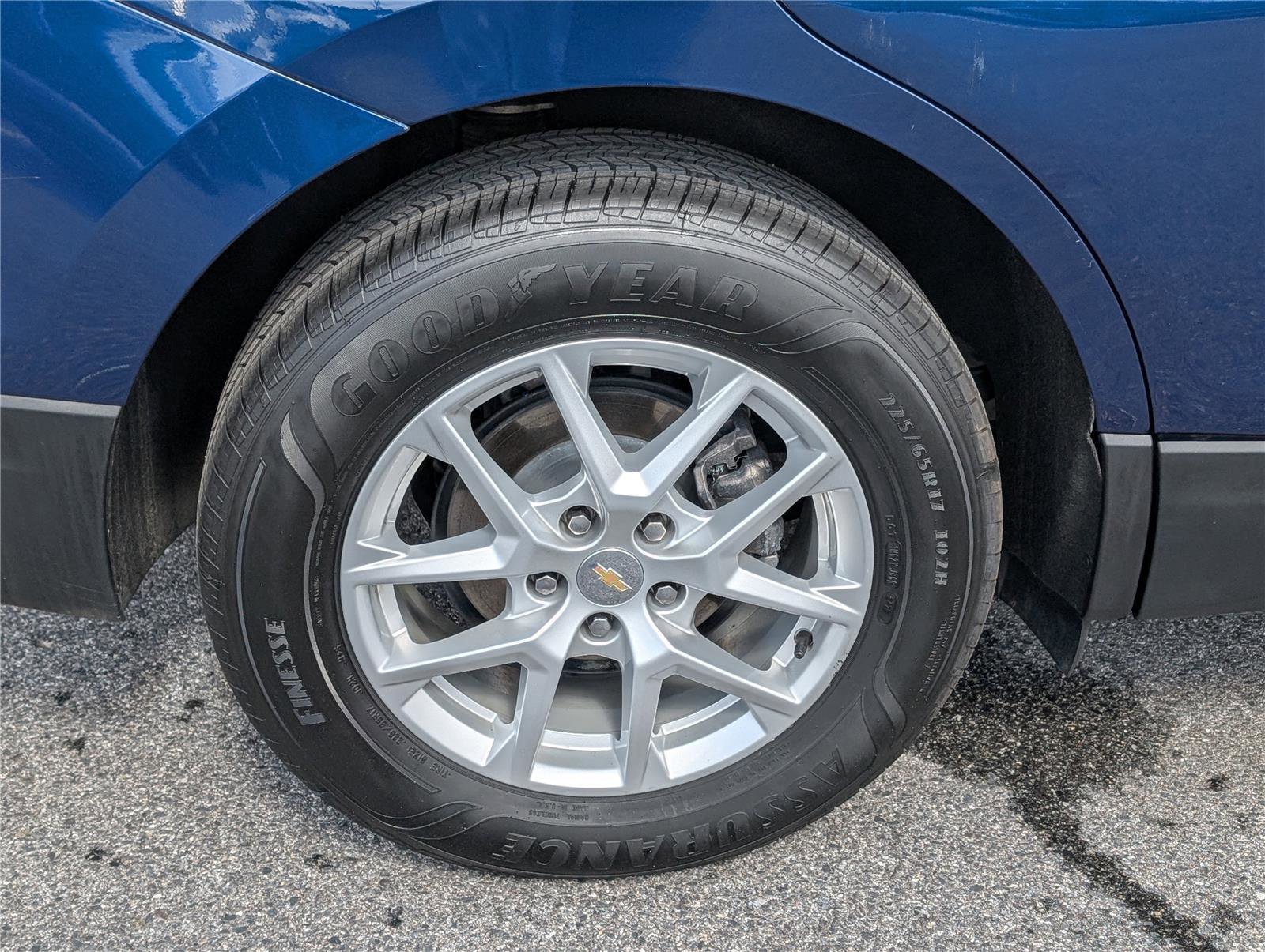 Used 2023 Chevrolet Equinox LT image 9