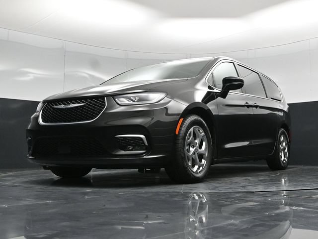 Certified 2024 Chrysler Pacifica Limited FWD image 63