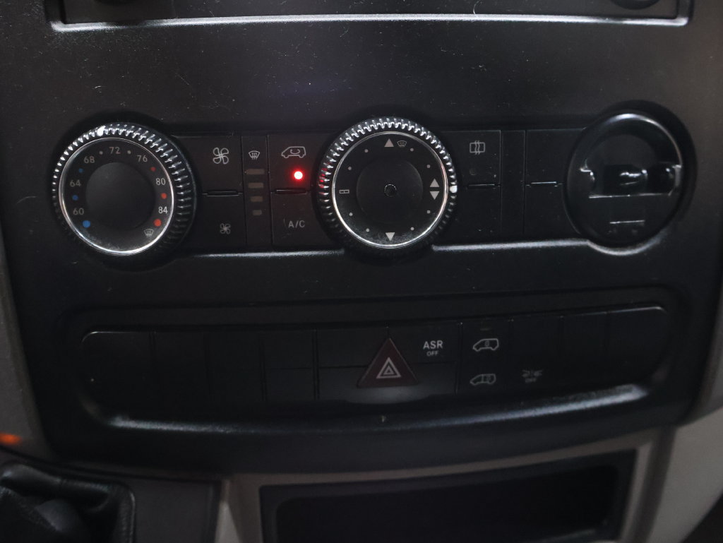 Used 2018 Mercedes-Benz Sprinter 2500 image 20