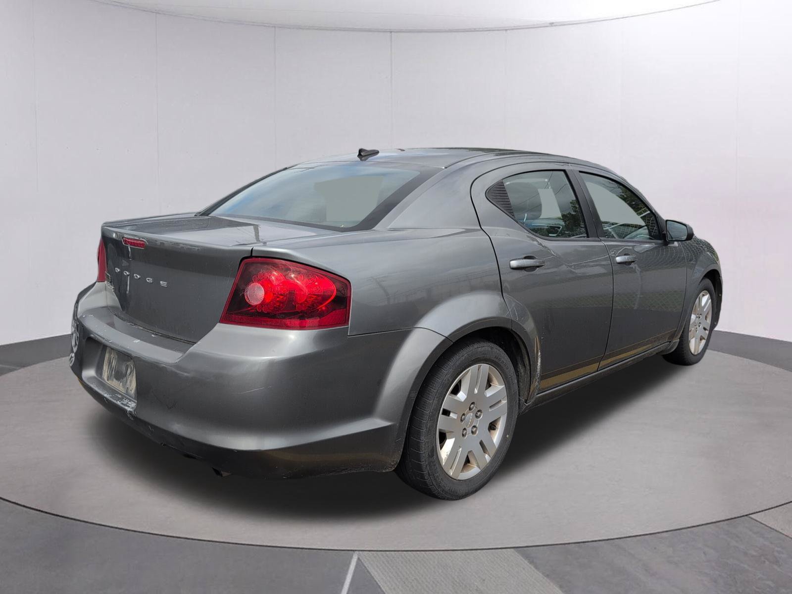 Used 2012 Dodge Avenger SE FWD image 4