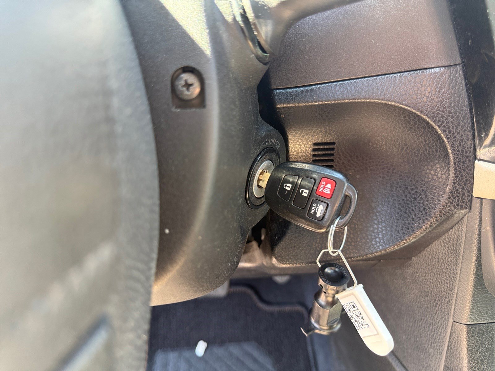 Used 2014 Toyota Corolla LE FWD image 28