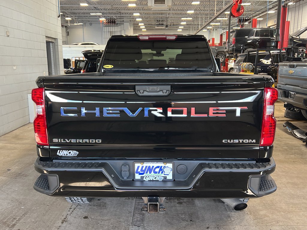 Used 2023 Chevrolet Silverado 2500 Custom w/ Custom Convenience Package image 3