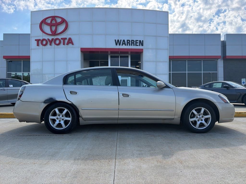 Used 2005 Nissan Altima 2.5 S w/ (F01) Convenience Pkg FWD image 3