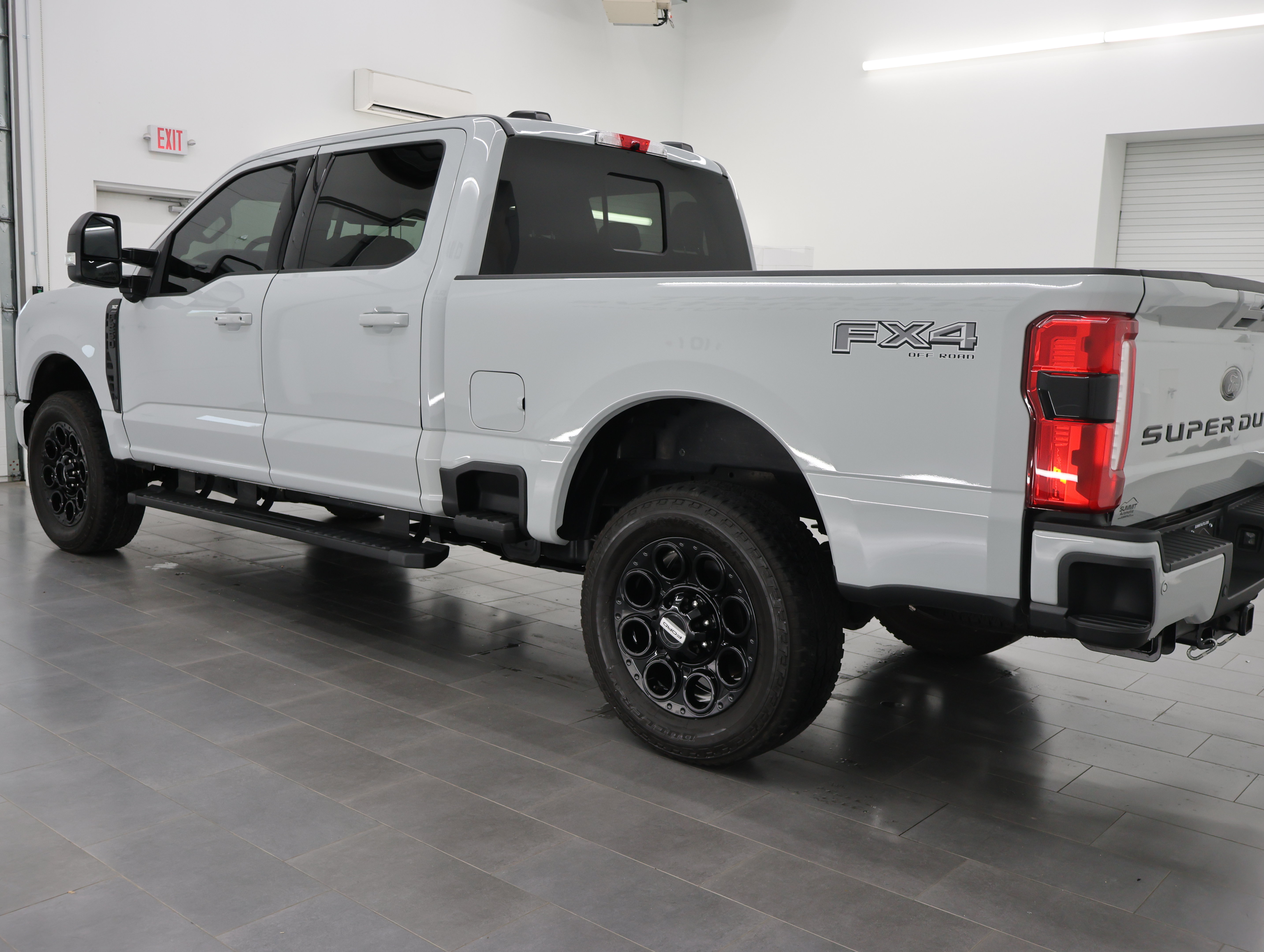 Used 2025 Ford F250 XLT w/ Black Appearance Package AWD/4WD image 6