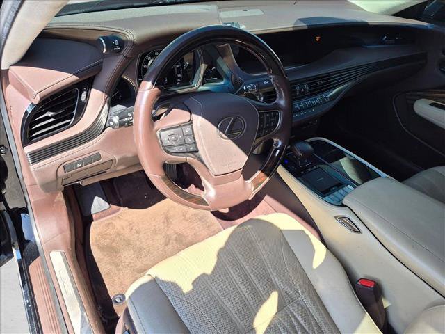 Used 2018 Lexus LS 500 w/ Interior Upgrade Package RWD image 9