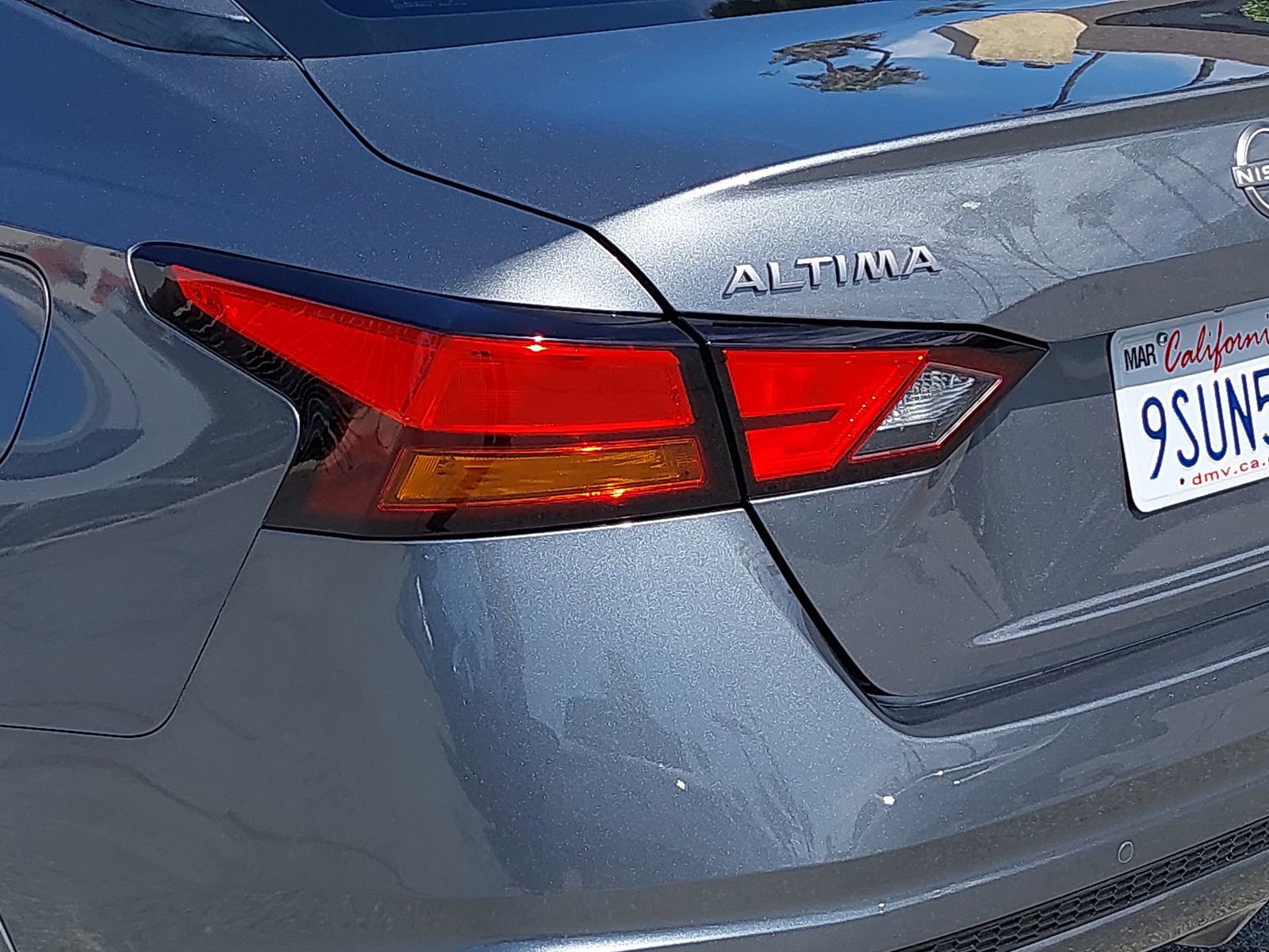 Used 2025 Nissan Altima 2.5 S FWD image 31