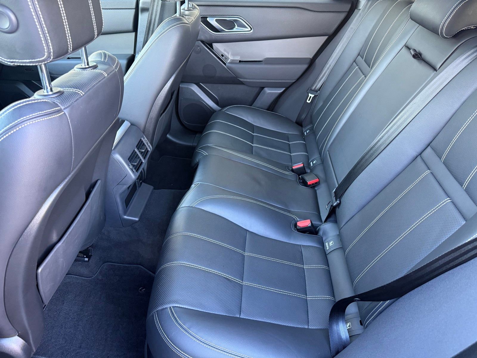 Used 2022 Land Rover Range Rover Velar S image 24