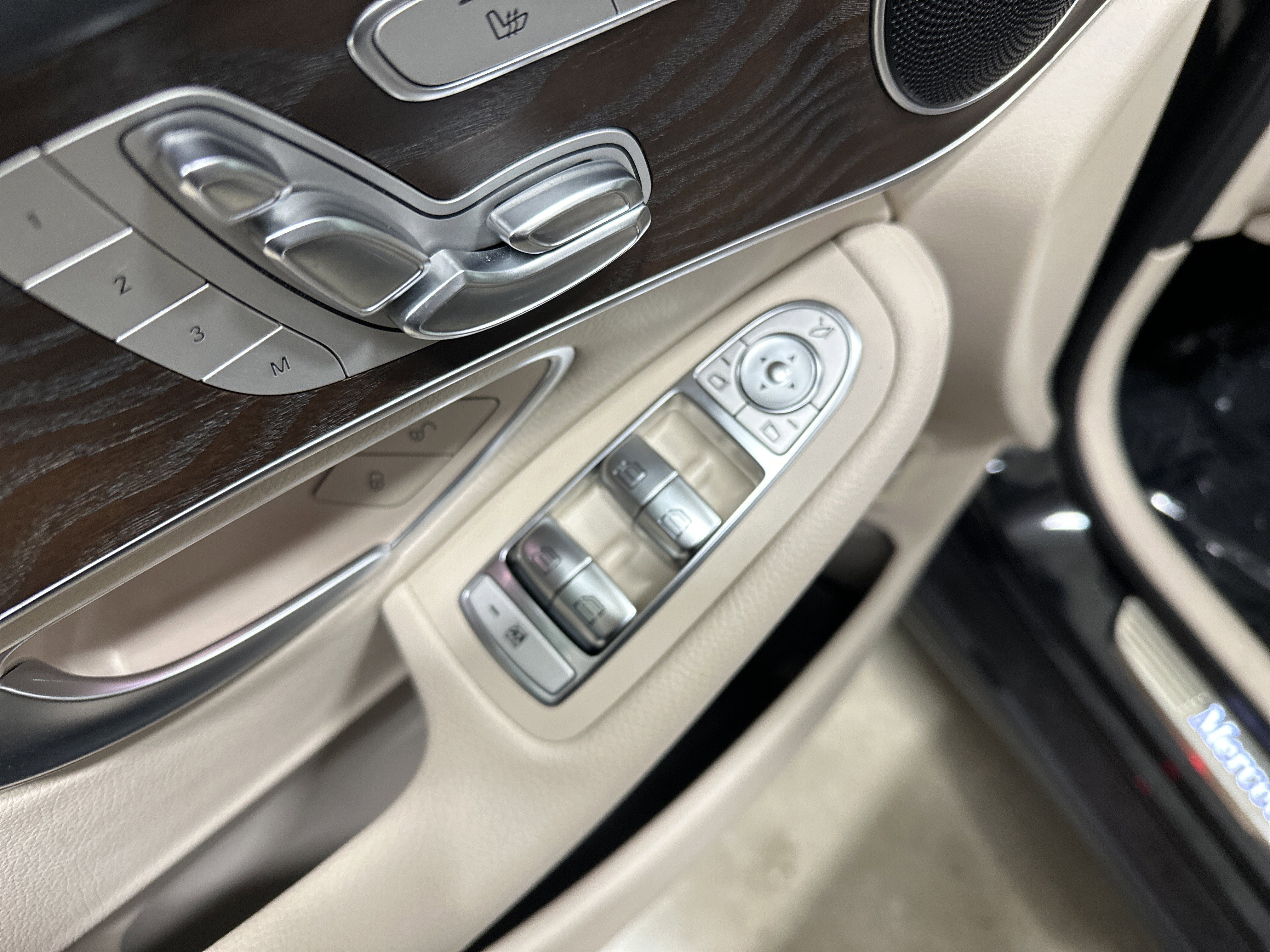 Used 2020 Mercedes-Benz GLC 300 4MATIC image 15