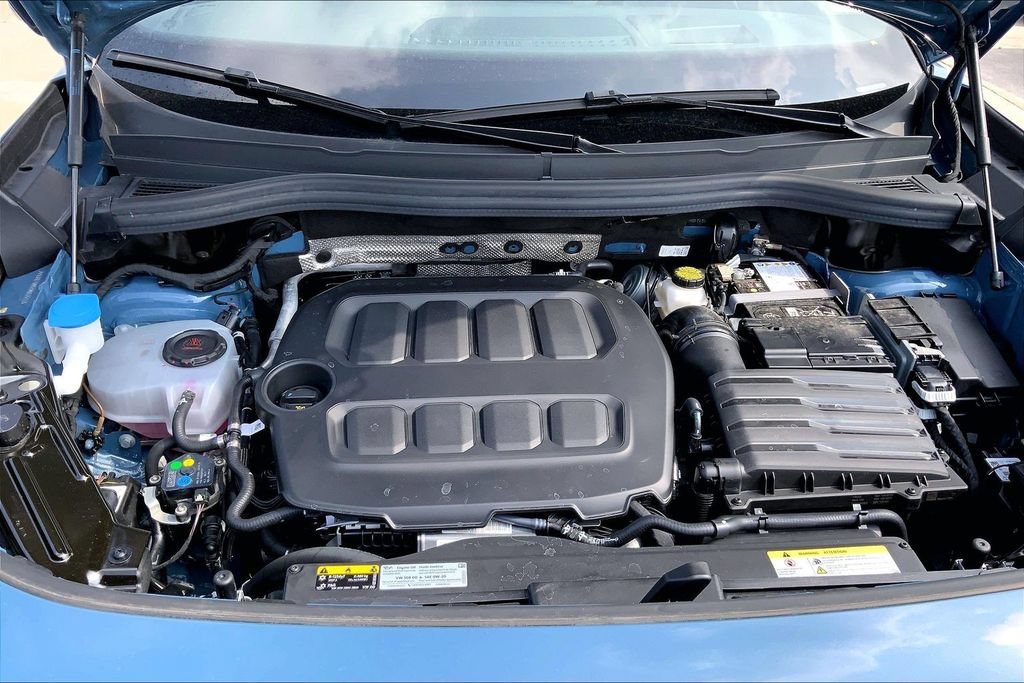 Certified 2025 Volkswagen Tiguan SE R-Line AWD/4WD image 10