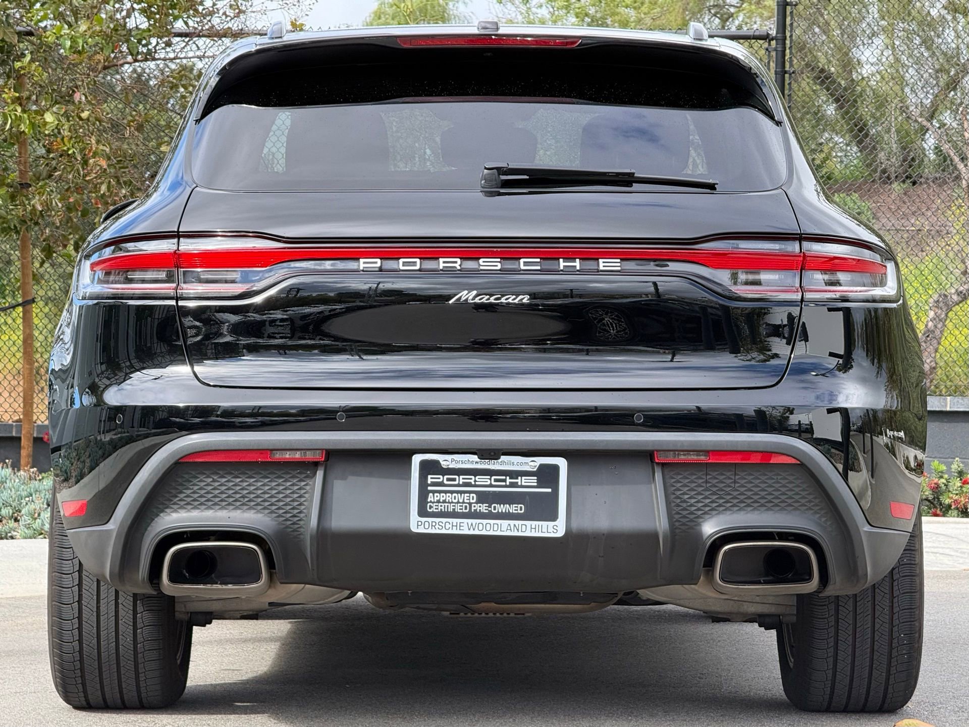 Certified 2024 Porsche Macan image 6