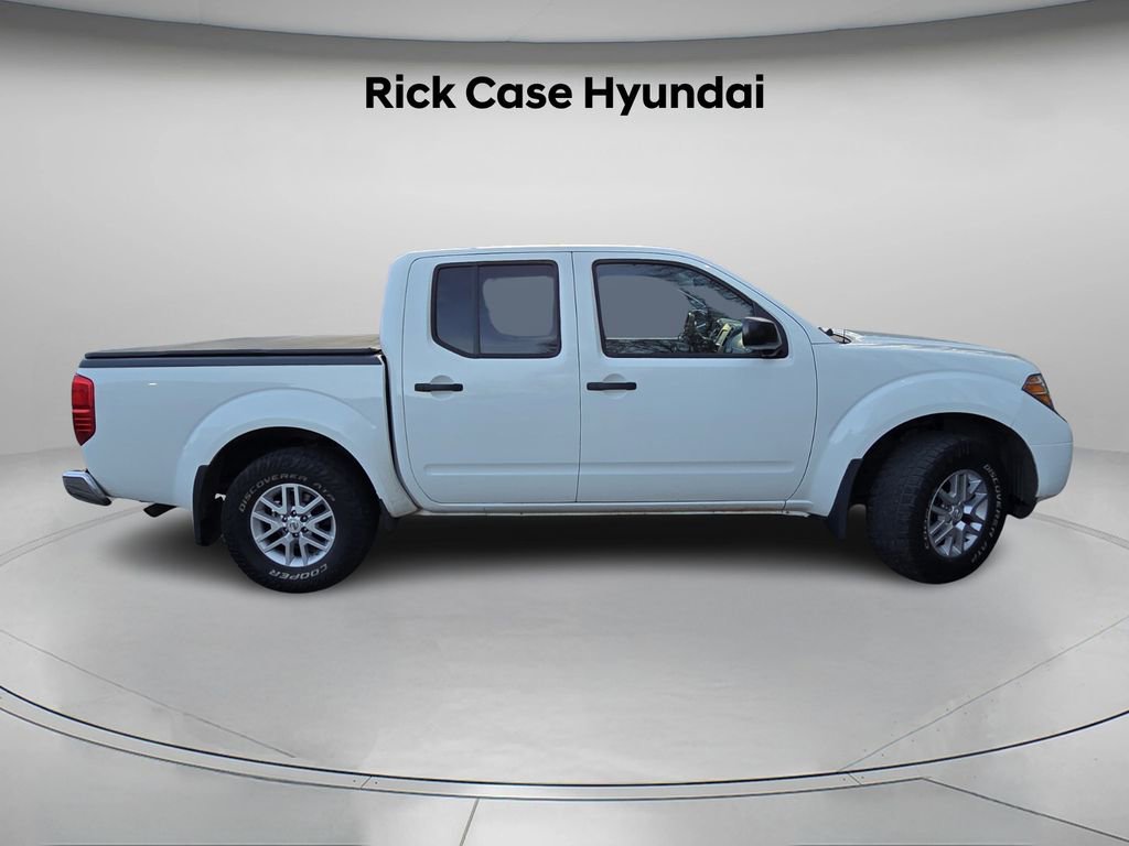 Used 2019 Nissan Frontier SV image 3