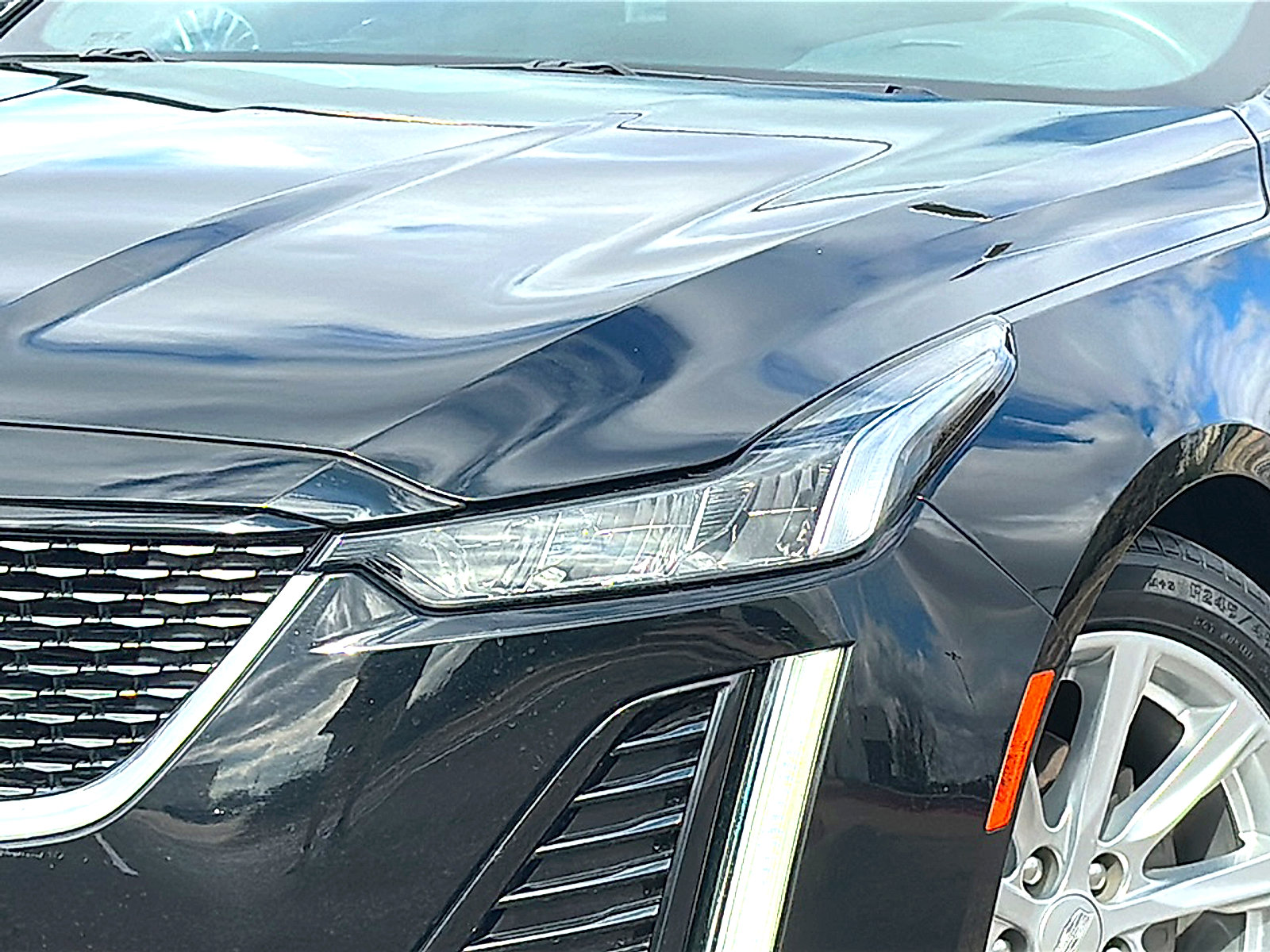 Certified 2024 Cadillac CT5 Luxury w/ Sun And Sound Package image 4