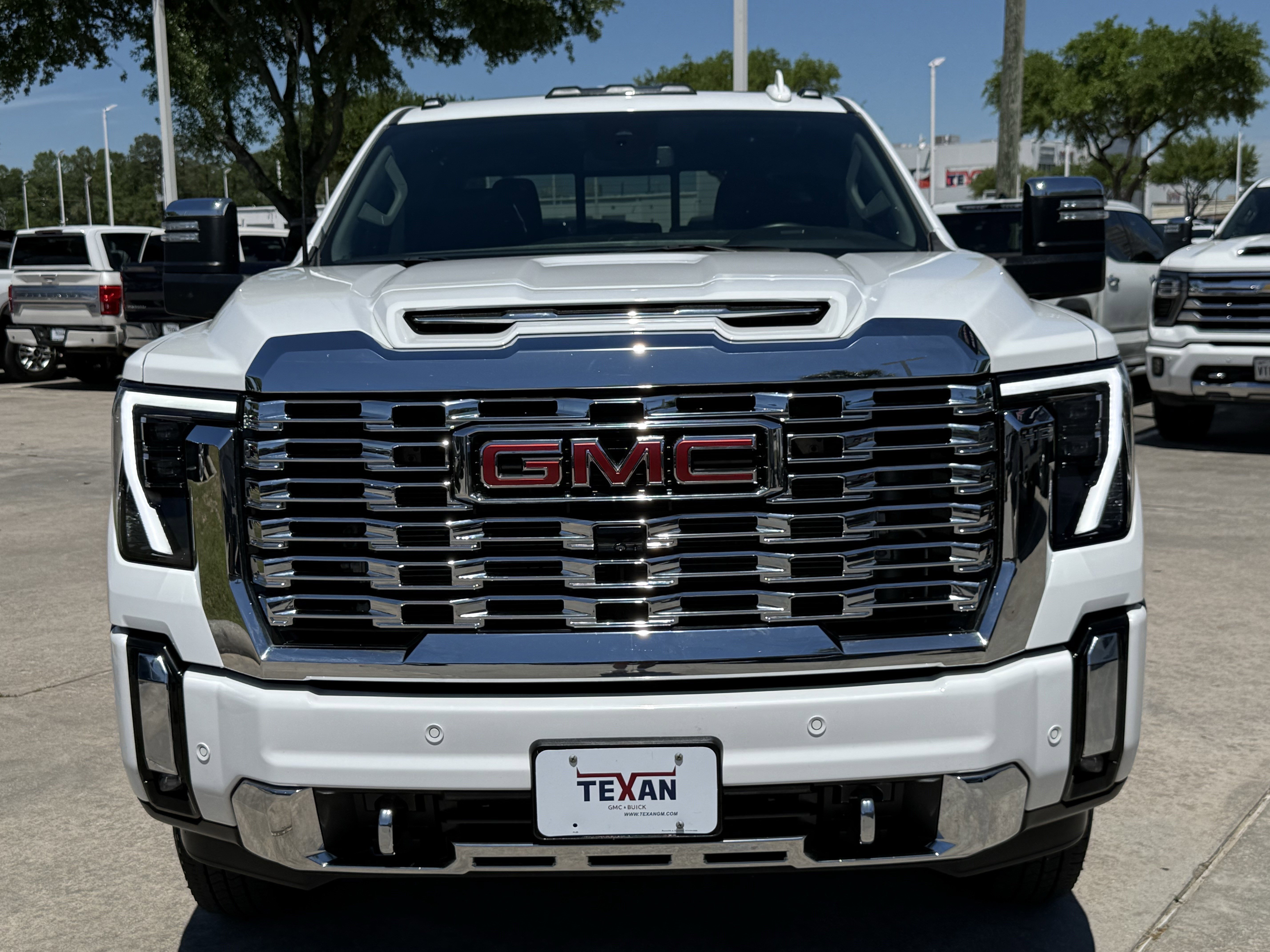 Used 2025 GMC Sierra 3500 Denali AWD/4WD image 10