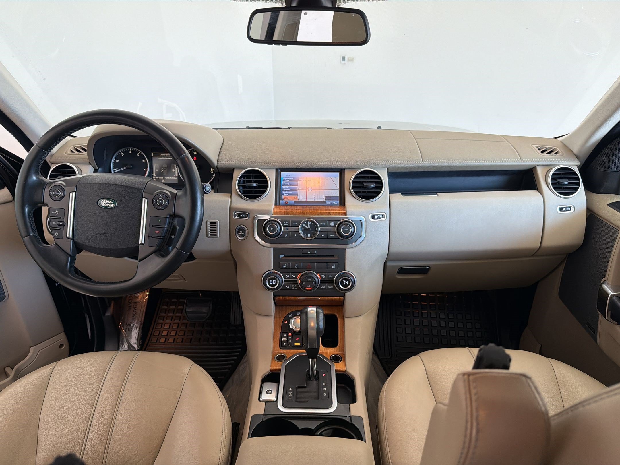 Used 2011 Land Rover LR4 HSE AWD/4WD image 17