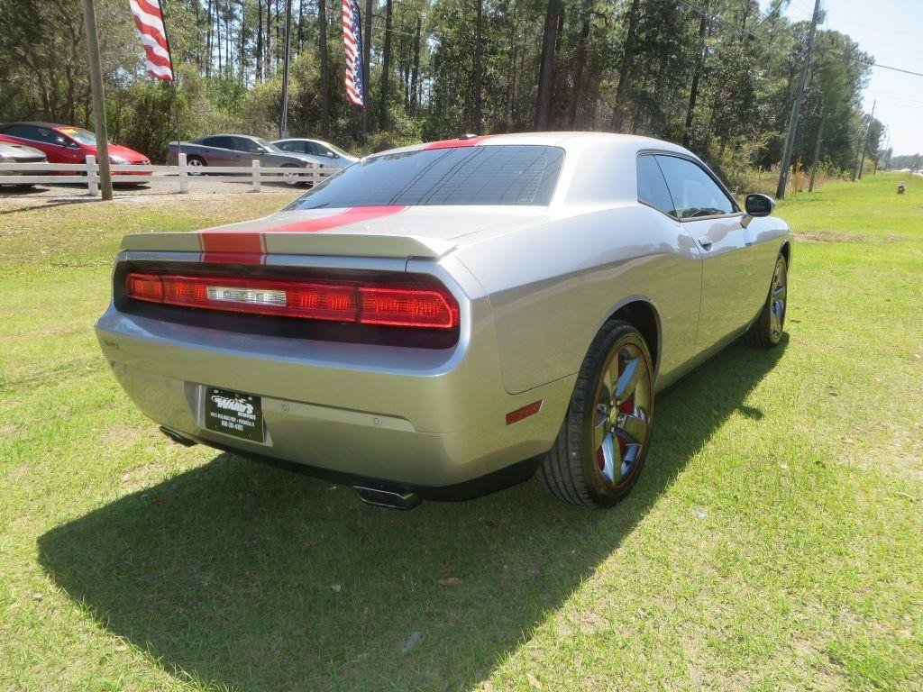 Used 2013 Dodge Challenger SXT image 6