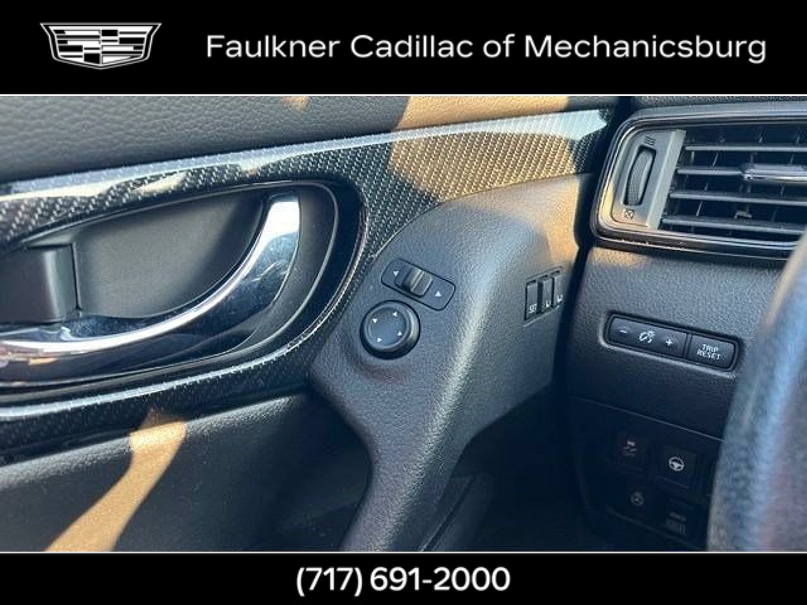Used 2020 Nissan Rogue SL AWD/4WD image 29