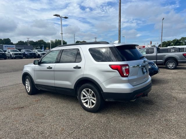 Used 2017 Ford Explorer FWD image 3
