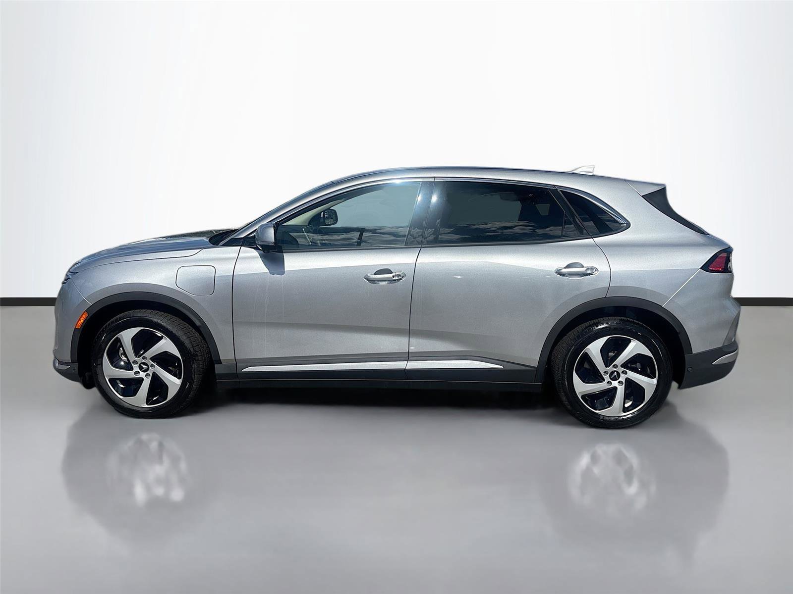 New 2025 VinFast VF 8 Eco image 4