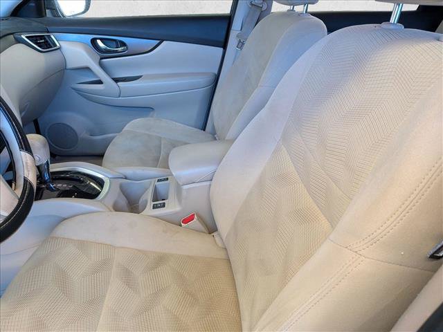 Used 2015 Nissan Rogue SV w/ SV Premium Package FWD image 14