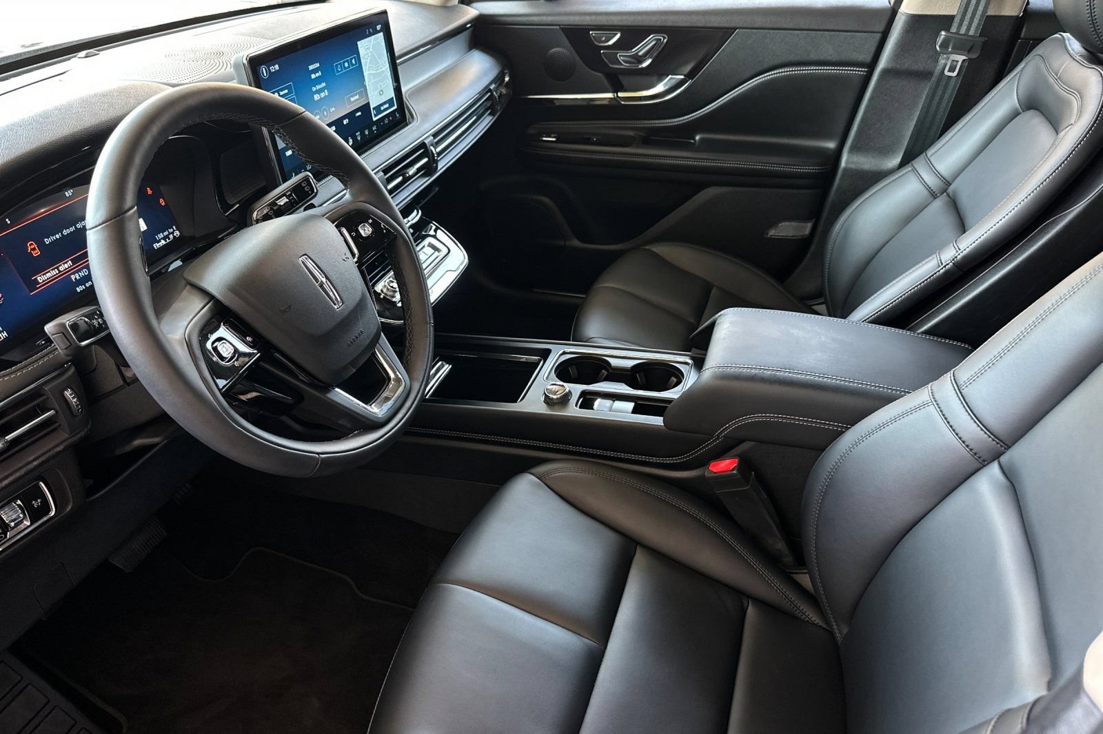 Certified 2025 Lincoln Corsair FWD image 9