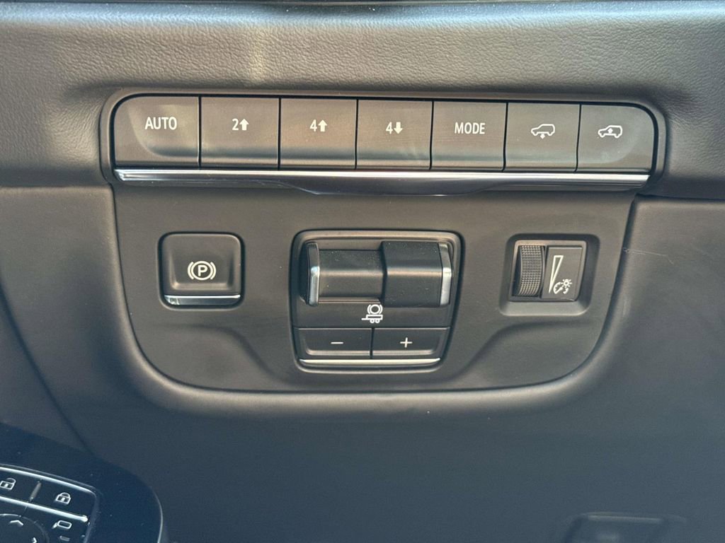 Used 2025 Cadillac Escalade Sport Platinum AWD/4WD image 40