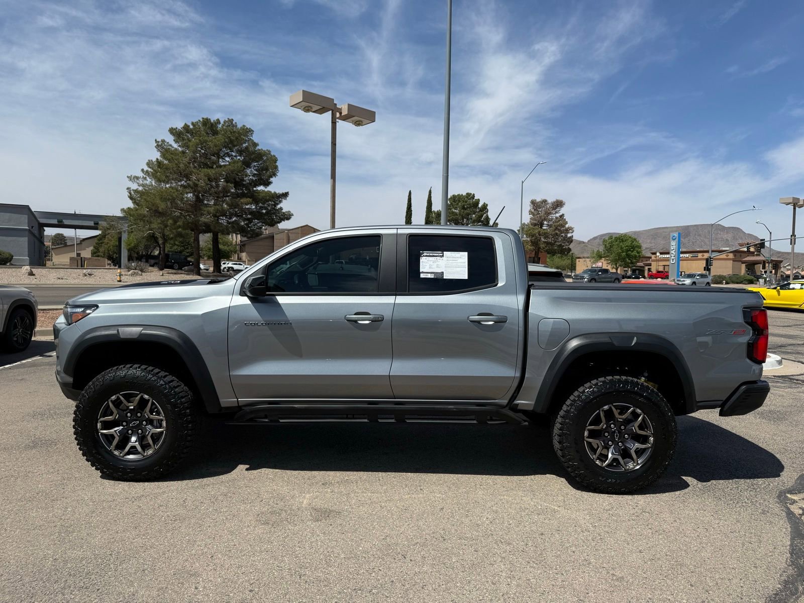 Used 2025 Chevrolet Colorado ZR2 image 9
