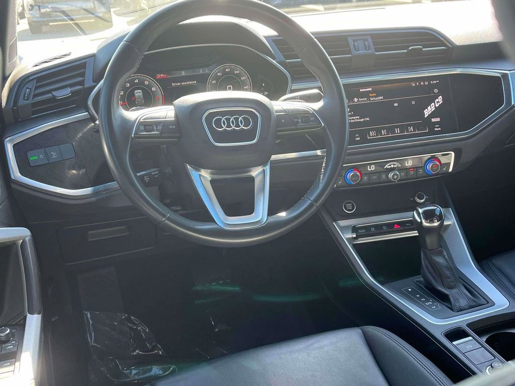 Used 2022 Audi Q3 2.0T Premium Plus AWD/4WD image 2