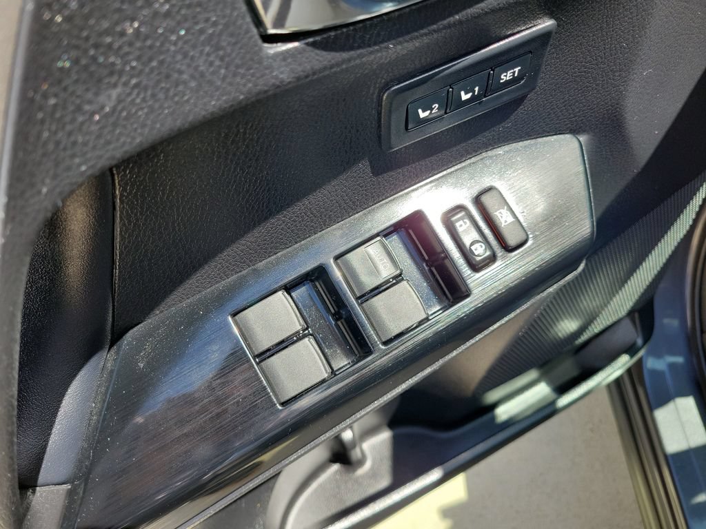 Used 2017 Toyota RAV4 Limited w/ Advanced Technology Package FWD image 21