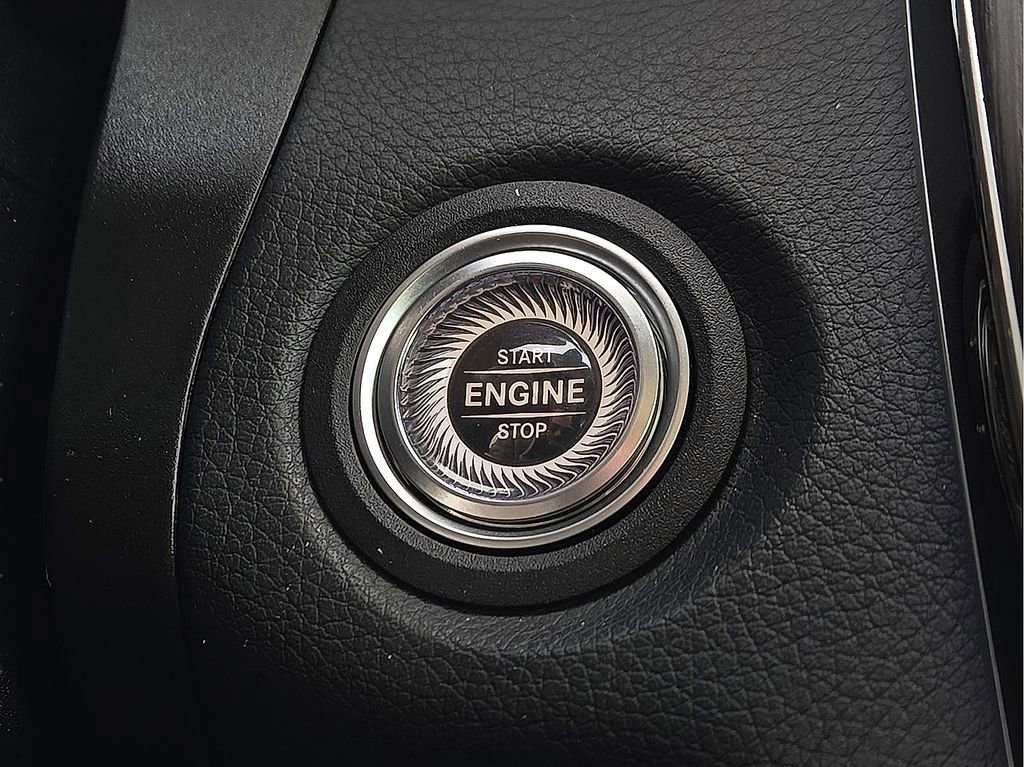 Used 2021 Mercedes-Benz GLC 300 image 16