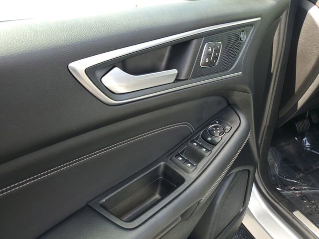 Used 2024 Ford Edge Titanium image 11