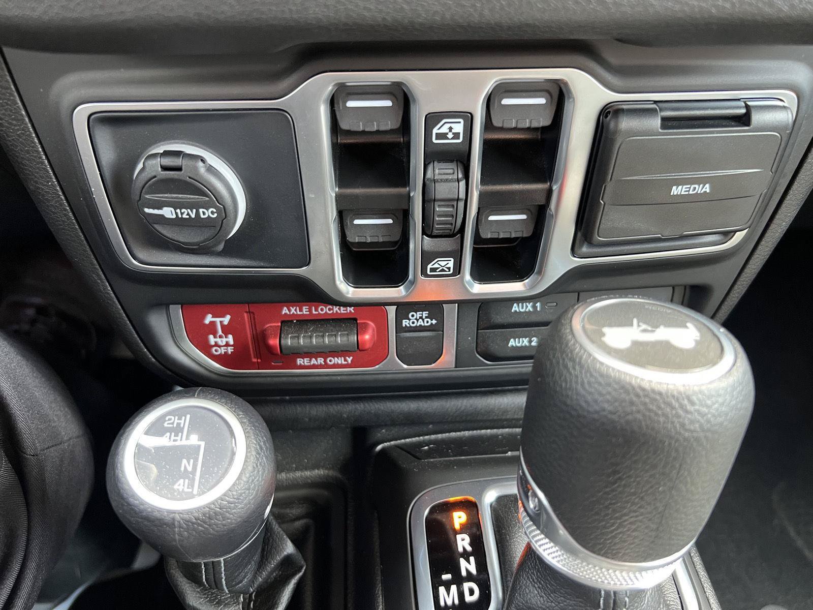 Used 2025 Jeep Wrangler Unlimited Sport AWD/4WD image 18