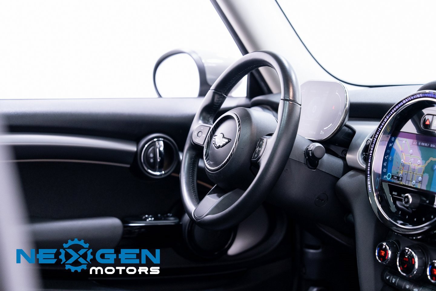 Used 2023 MINI Cooper 2-Door Hardtop image 41