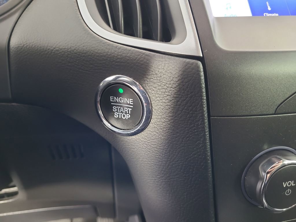 Certified 2020 Ford Edge SE image 14