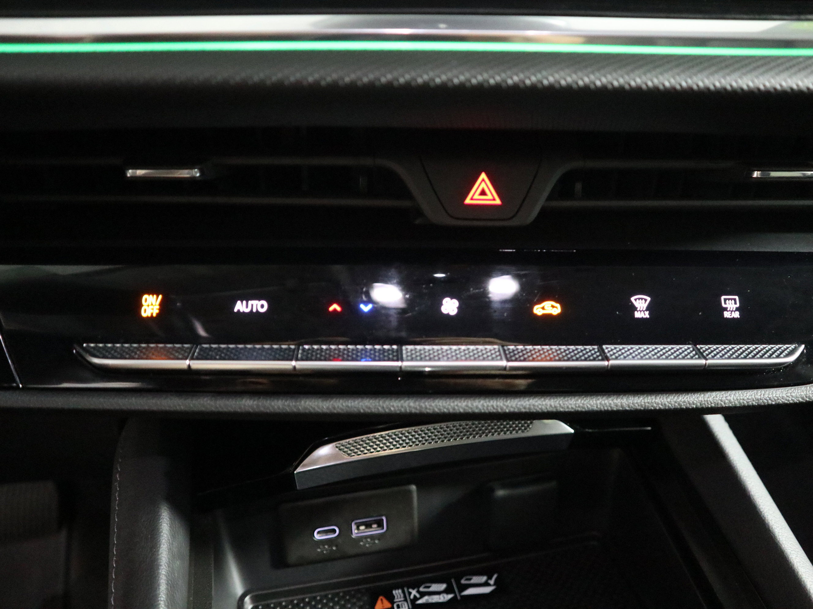 Used 2025 Buick Envision Preferred image 31