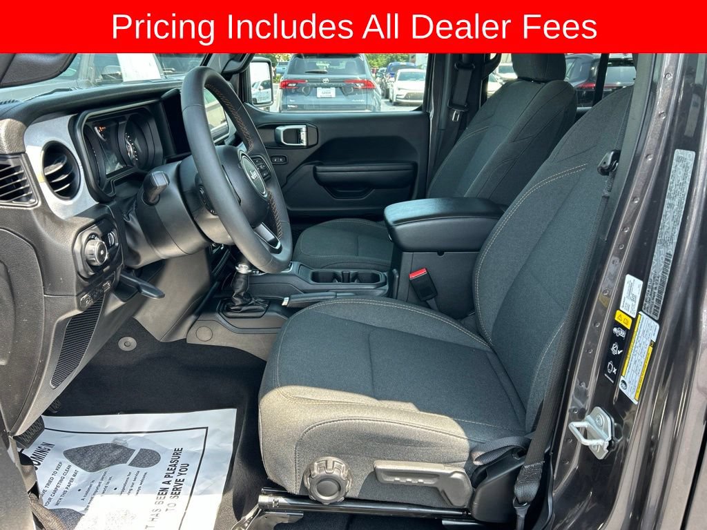 Used 2024 Jeep Wrangler Unlimited Sport AWD/4WD image 2
