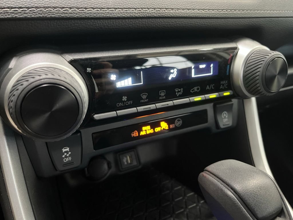 Used 2024 Toyota RAV4 LE AWD/4WD image 14