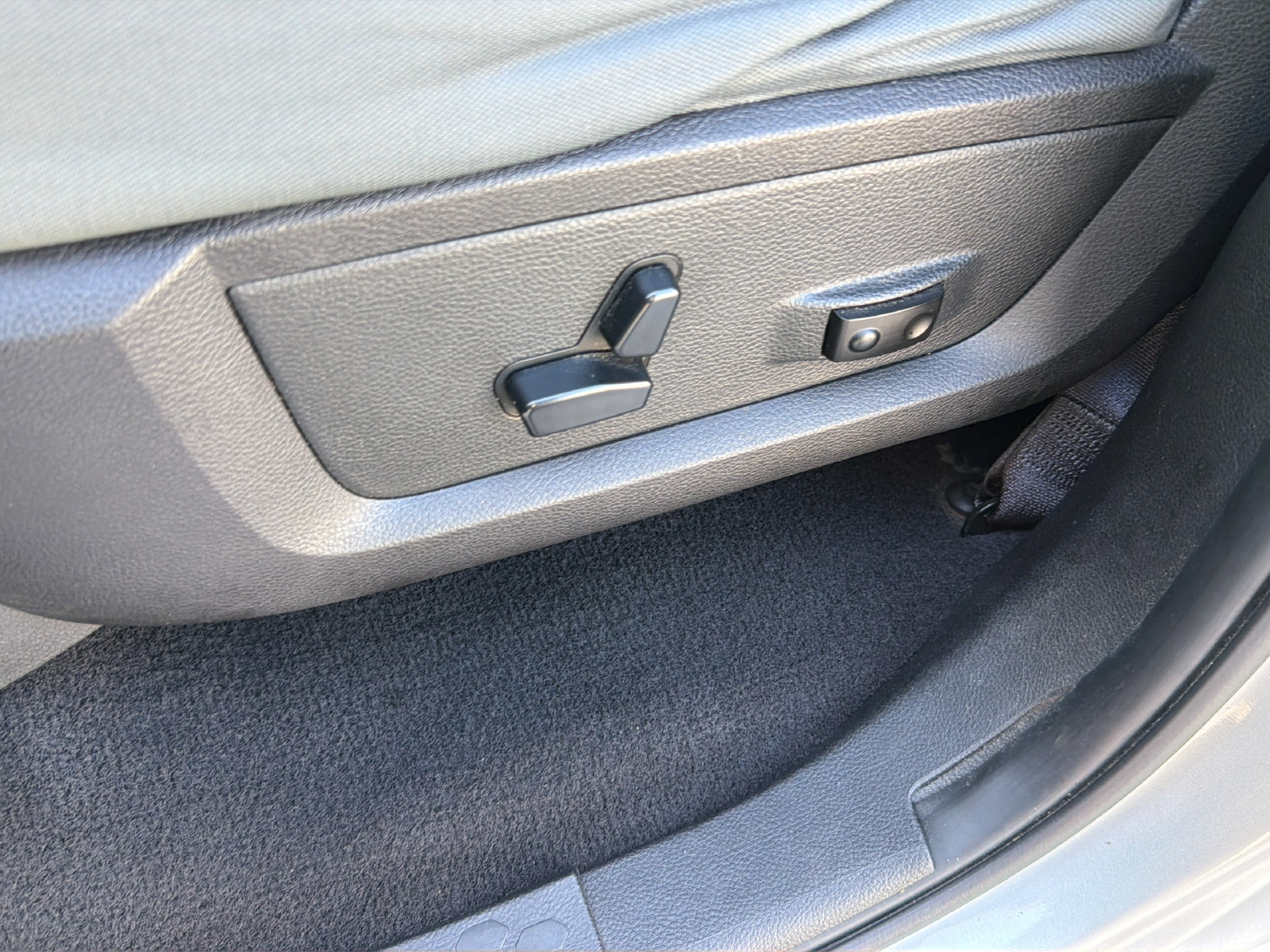 Used 2015 RAM 1500 Big Horn RWD image 30