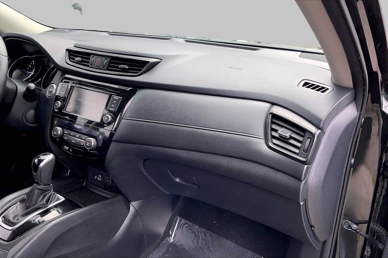 Used 2019 Nissan Rogue SV AWD/4WD image 18
