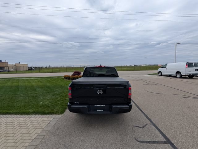 Used 2022 Nissan Frontier SV RWD image 7
