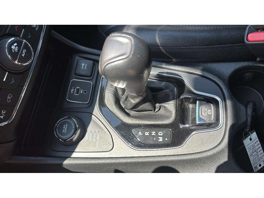 Used 2023 Jeep Cherokee Altitude Lux AWD/4WD image 22