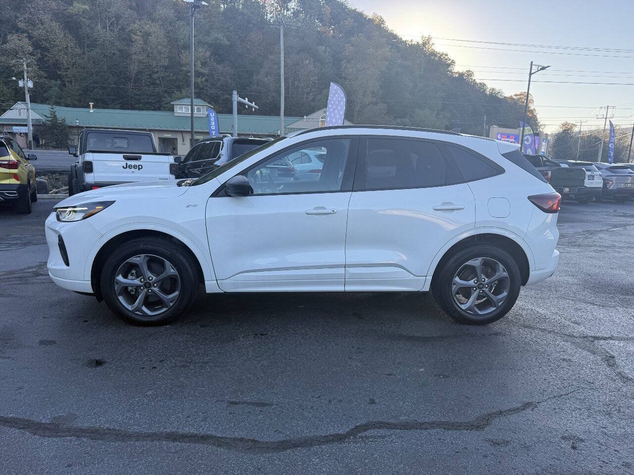 Used 2024 Ford Escape ST-Line w/ Tech Pack #1 AWD/4WD image 5