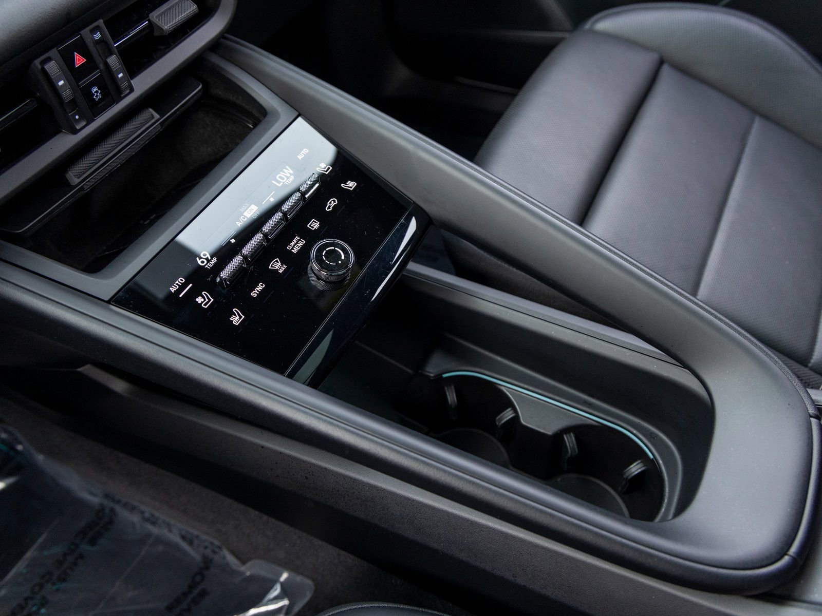 Used 2024 Porsche Macan 4 Electric image 37