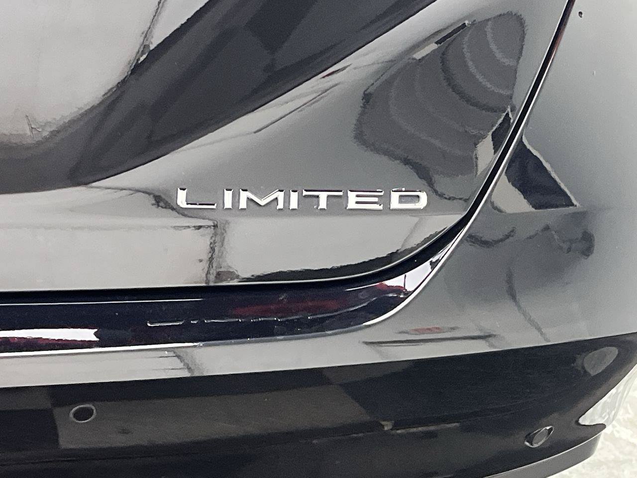 Used 2021 Toyota Avalon Limited w/ Advanced Safety Package FWD image 31