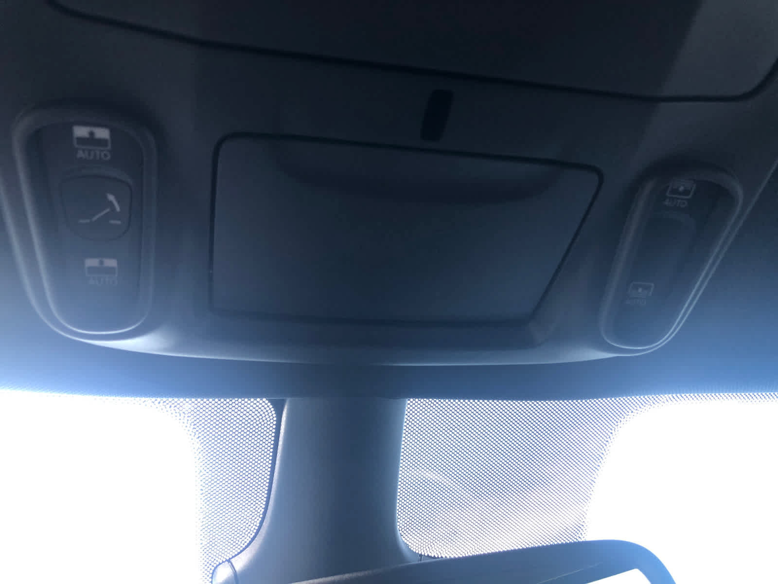 Used 2025 Chrysler Pacifica Limited FWD image 19